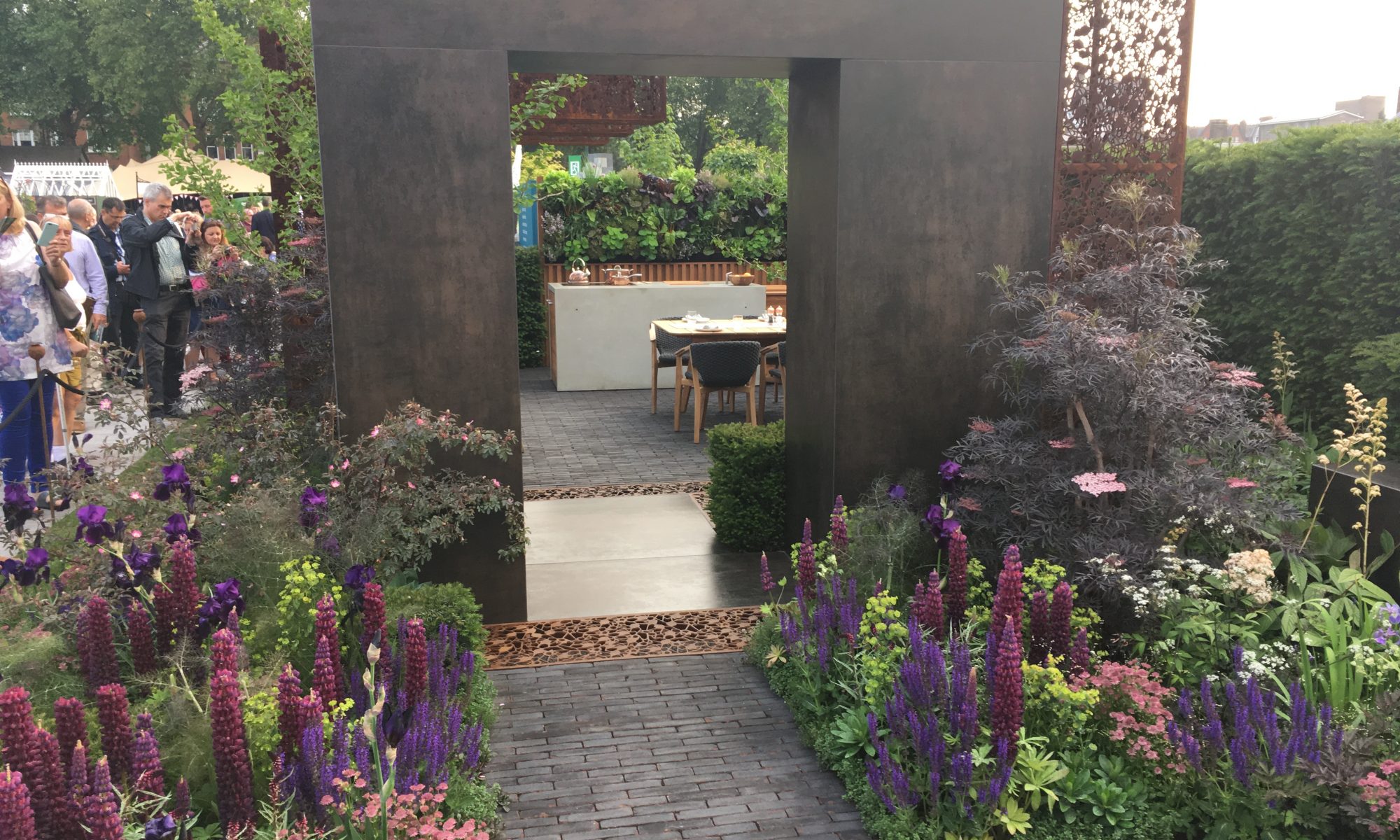 small garden ideas from the chelsea flower show 2018 – the awkward